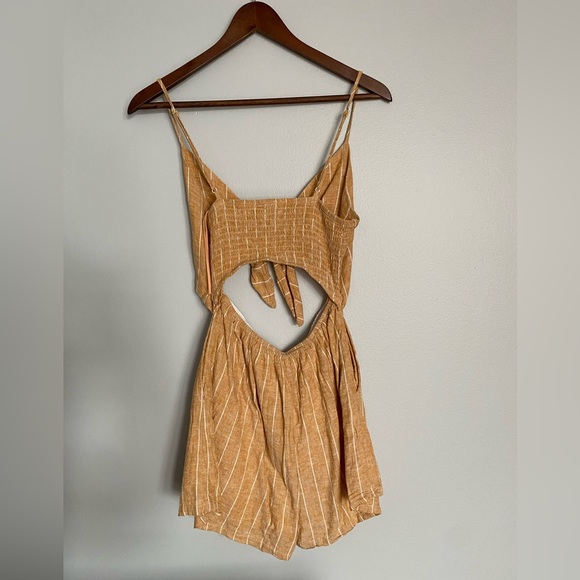 Mustard yellow striped romper - Picture 2 of 4